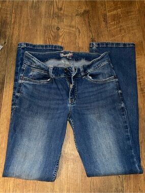 Wrangler Women’s Boot Cut Jeans in Medium Blue Wash